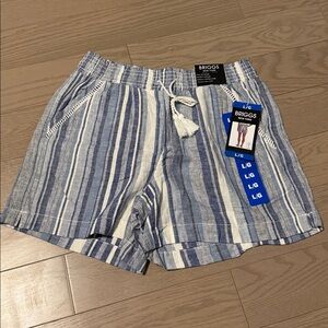 size L Blue & White Striped Briggs New York Women's Linen Blend shorts